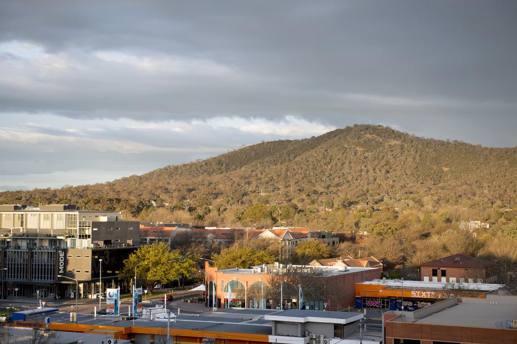 Mantra On Northbourne Aparthotel Canberra Exterior photo