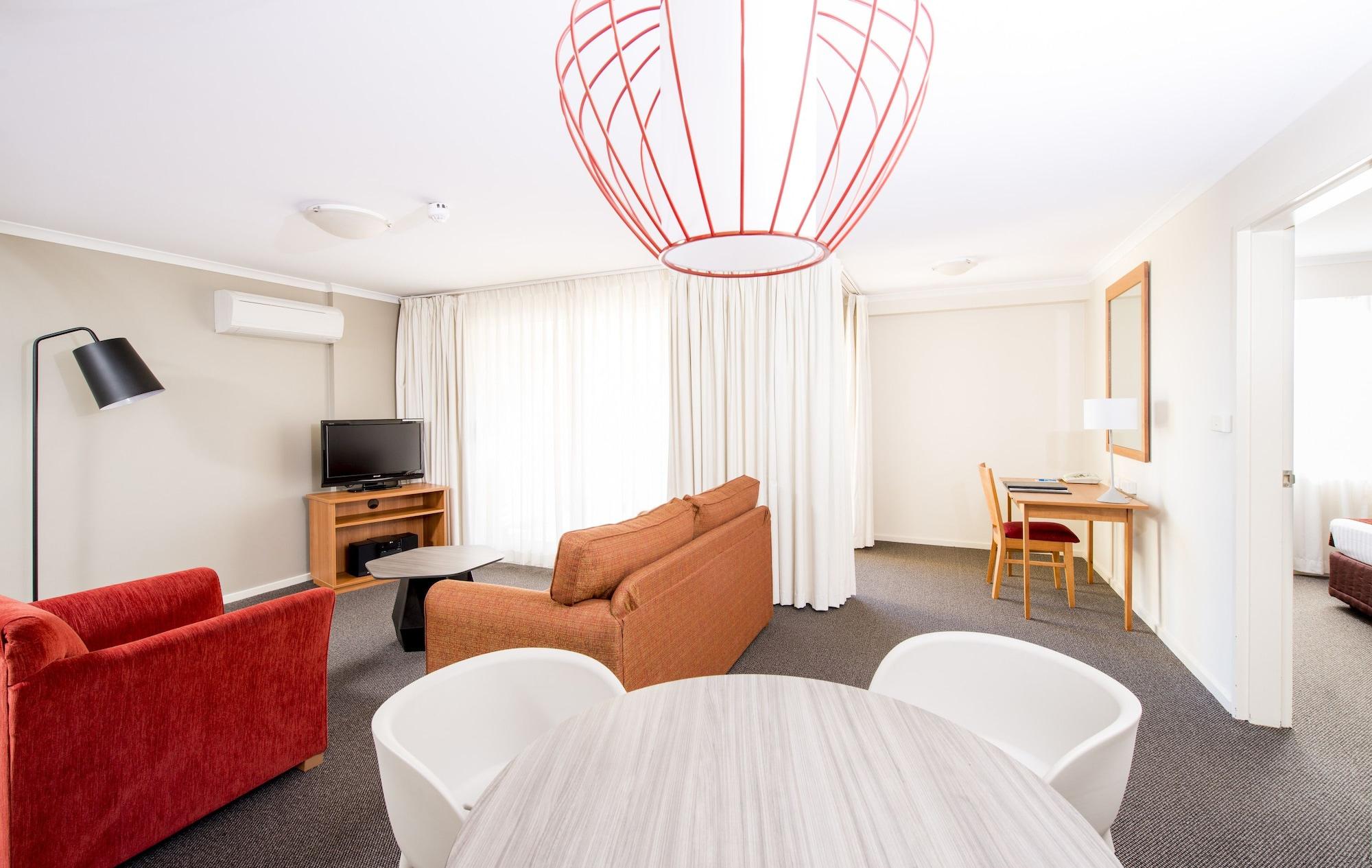 Mantra On Northbourne Aparthotel Canberra Exterior photo