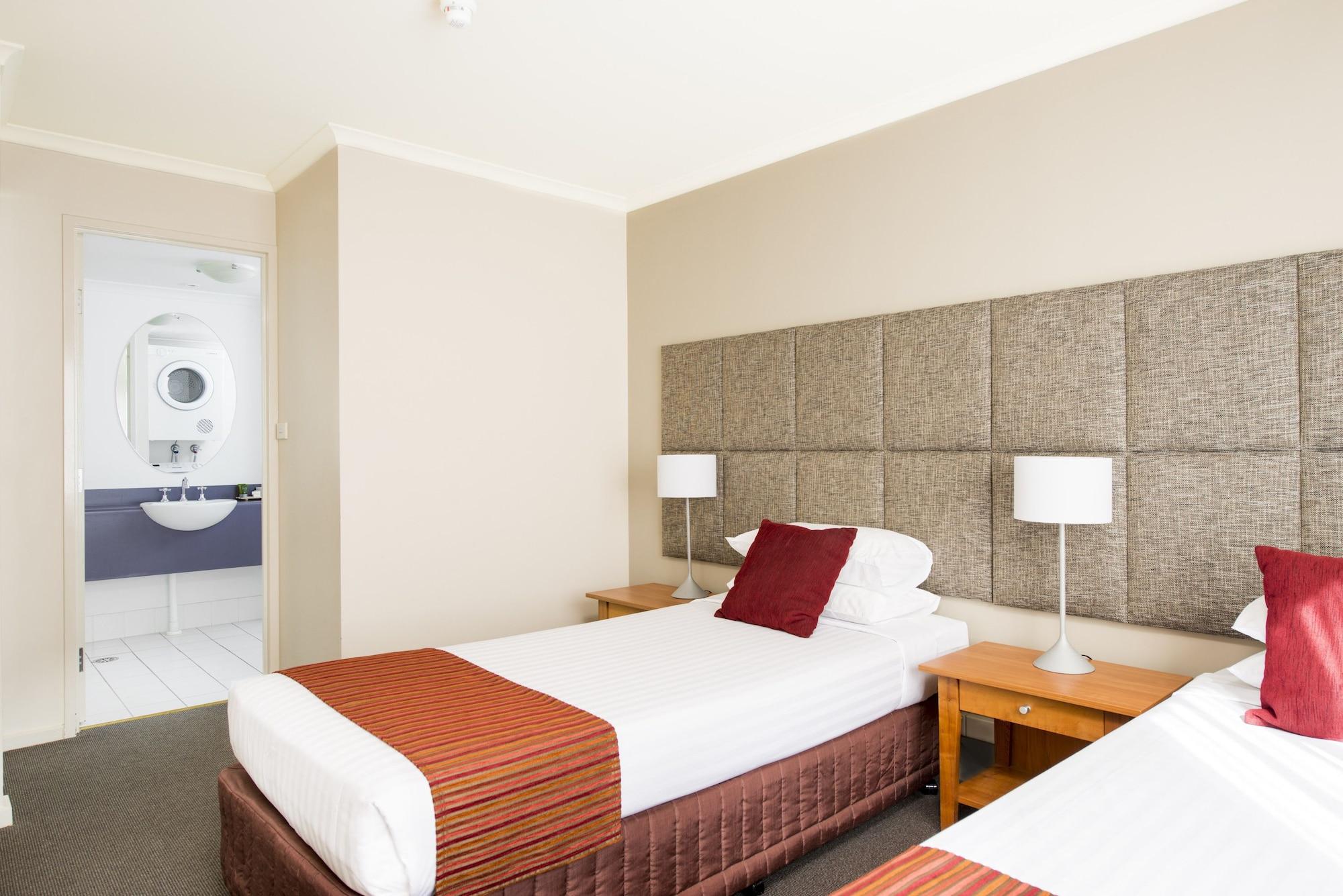 Mantra On Northbourne Aparthotel Canberra Exterior photo