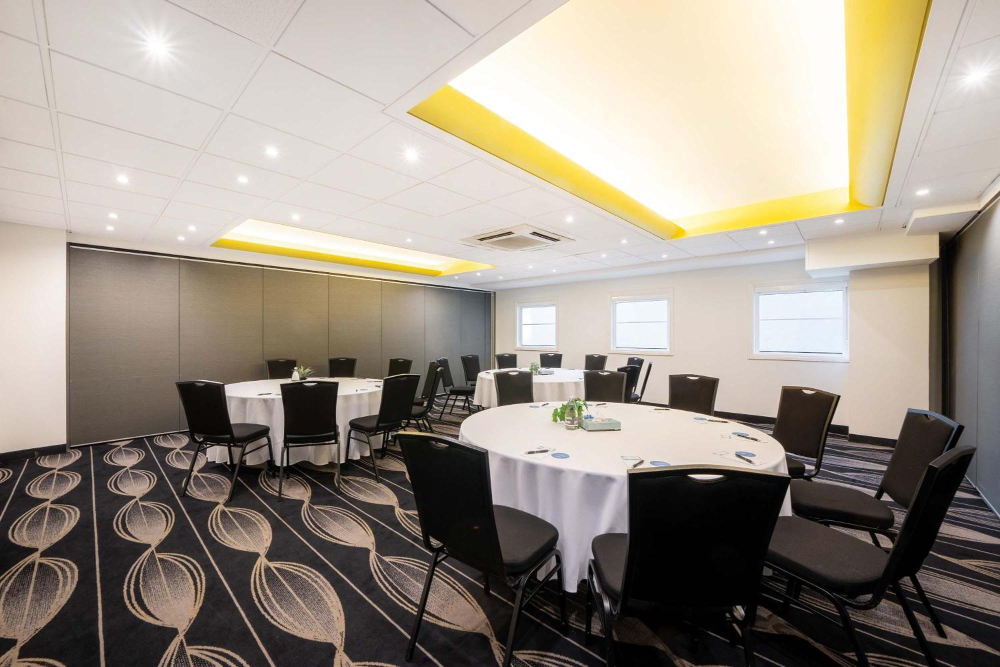 Mantra On Northbourne Aparthotel Canberra Exterior photo