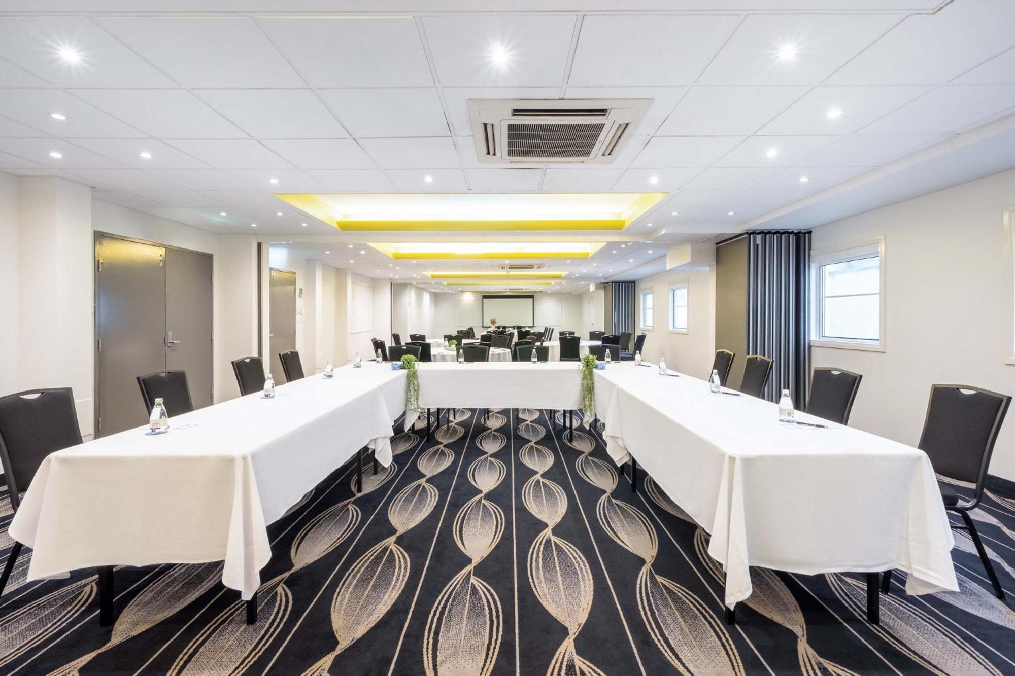 Mantra On Northbourne Aparthotel Canberra Exterior photo