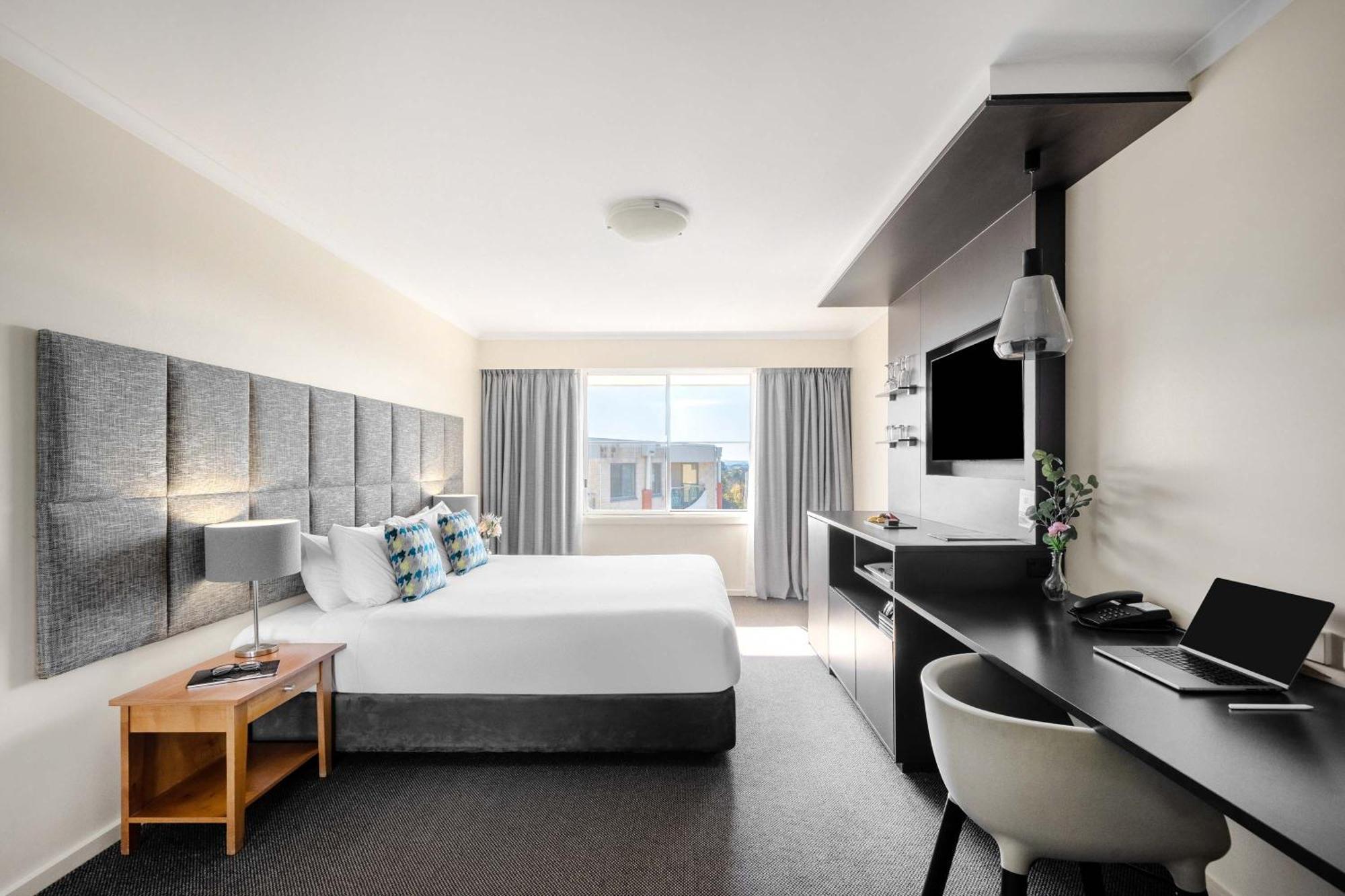 Mantra On Northbourne Aparthotel Canberra Exterior photo
