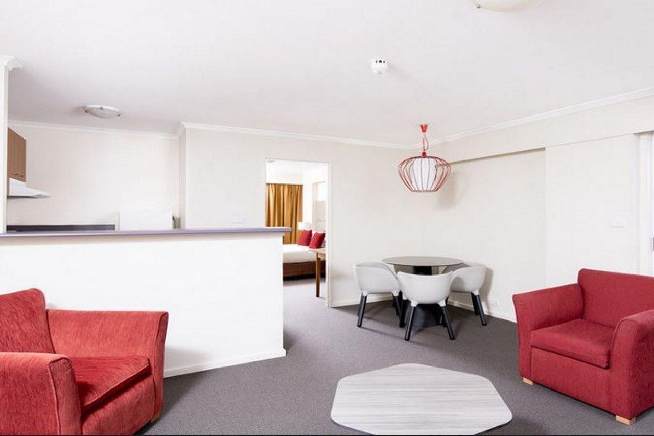 Mantra On Northbourne Aparthotel Canberra Exterior photo