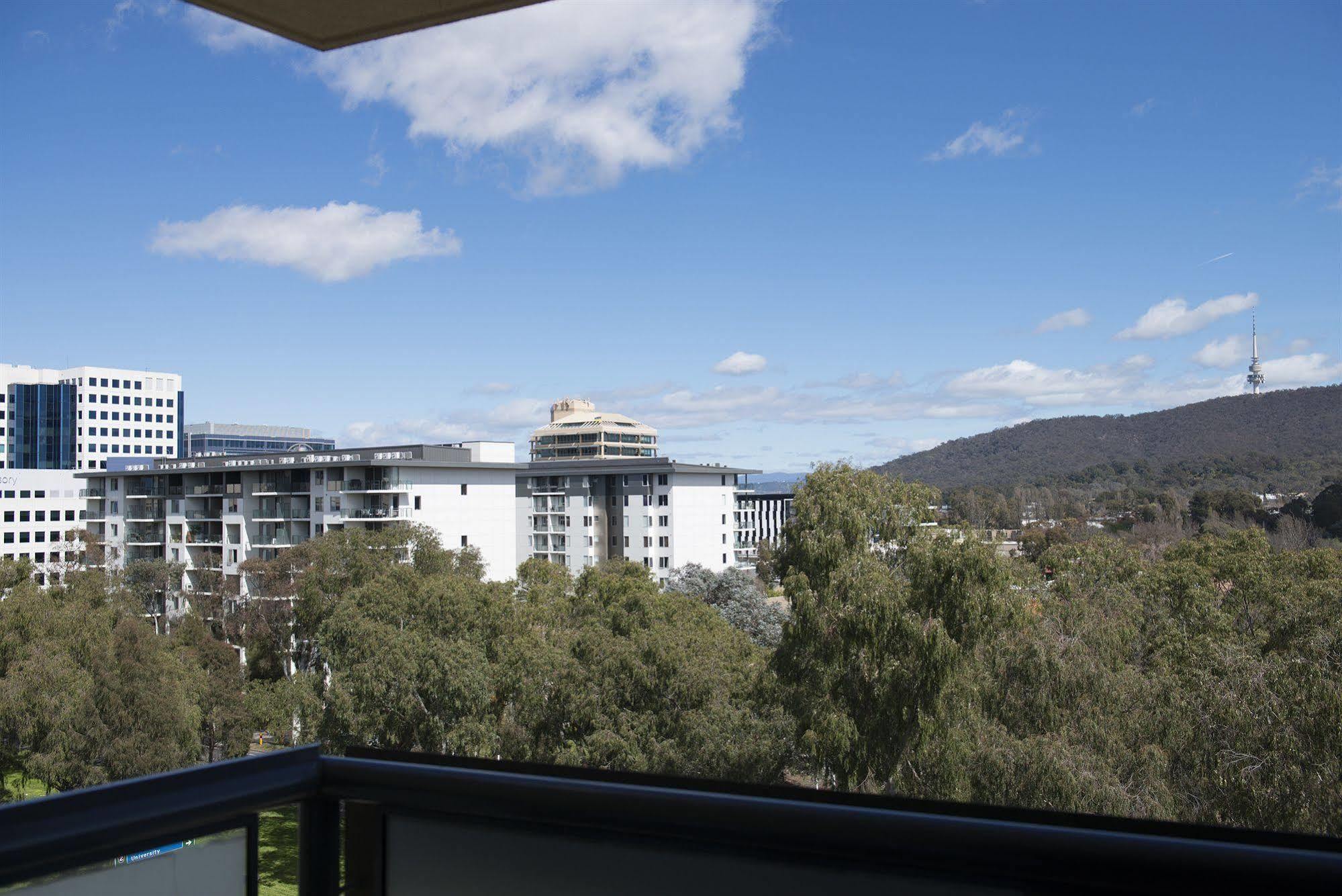 Mantra On Northbourne Aparthotel Canberra Exterior photo