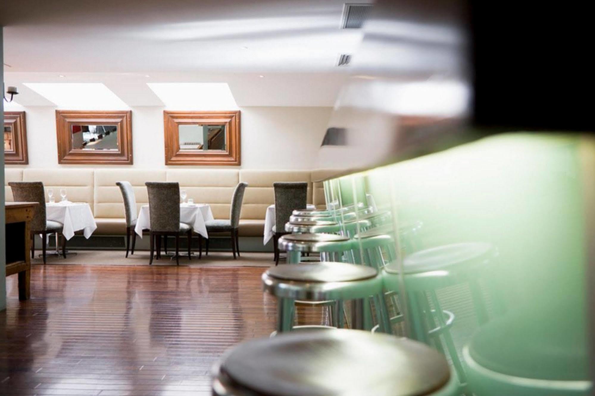 Mantra On Northbourne Aparthotel Canberra Restaurant photo
